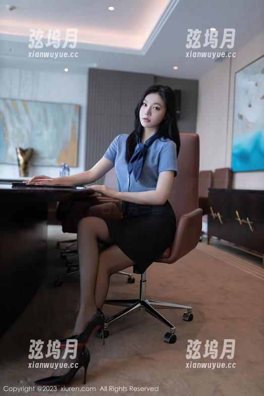 秀人网 - 当美图遇上办公室，伊丽莎有点白的另一面