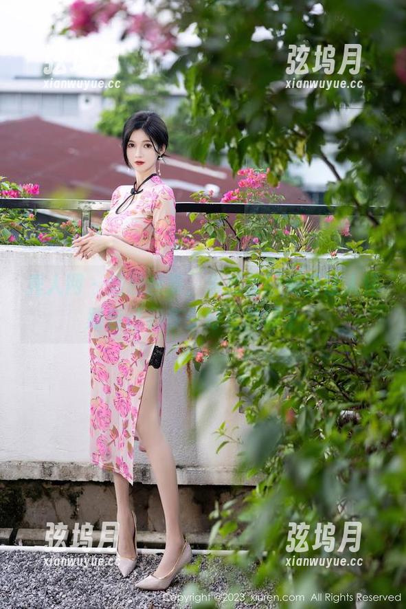 秀人网 - 婚纱合集，余虞酱的美丽让人怀疑自己有多少好看的裙子。
