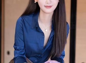 秀人网 – 徐若兮的写真，有女王的架势，也有王国的流行风！