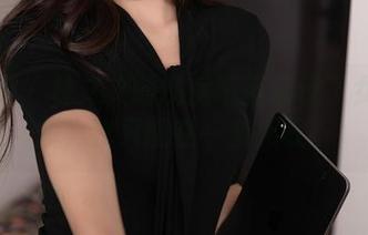 秀人网 – 林文文的私房写真展现了女王气质，我只能在一旁感叹。