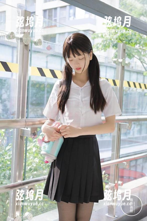 稚乖画册 - 夜夜的白丝女仆福利，这张原图值了我半年的驾照！