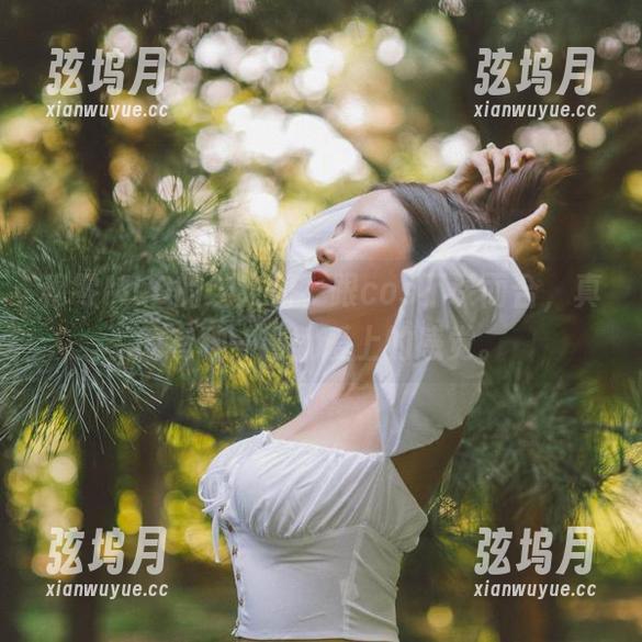 穆零Mu0的连衣裙，跟cos不谋而合，真的有种一看就爱上的感觉。