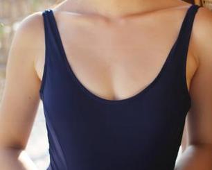美媛馆 – 来自唐琪儿Beauty的女孩写真，光是姿态就让我想象了不少。