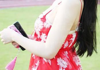 美媛馆 – 精选美桃酱丝袜之旅，看到她的魔力腿，我…惊了。