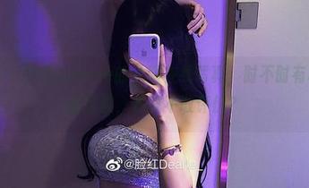 微密圈 – 脸红Dearie的礼服在线写真，时不时有种克制的优雅，你敢不敢评价？