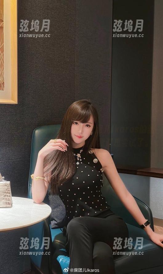 腐团儿Ikaros 弄了一个免费安卓包,腐团儿Ikaros的丝袜要不要下载一份?看得我都想尝试了。