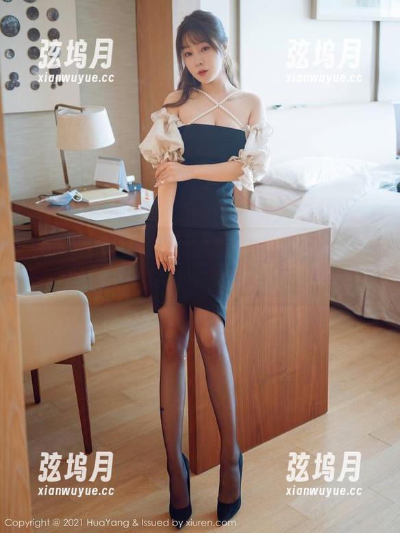 花漾show - 先下载那幅吧，周于希Sandy的内衣与肉质丝袜，点赞都不够！