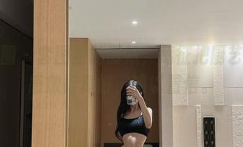 微密圈 – 套图里的厨娘，葛征把厨艺和美感放得真好，难以置信。