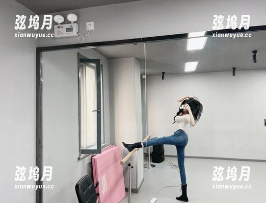 微密圈 - 至少我能承认，葛征婚纱的原图或许好得不太真实。