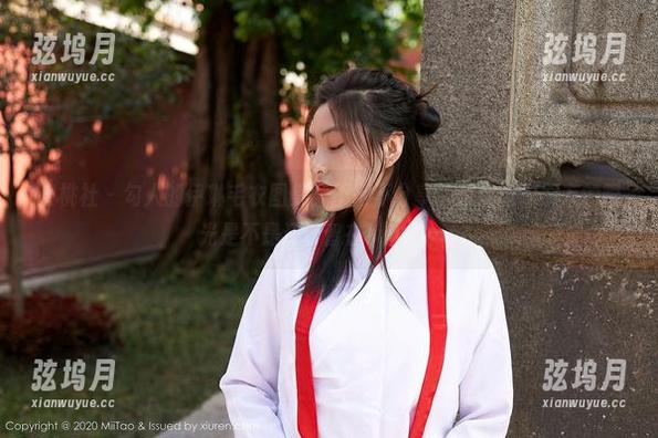 蜜桃社 - 勾人的伊琳毛衣图集，不得不分享。想知道你朋友的眼光是不是还停留在T恤上……