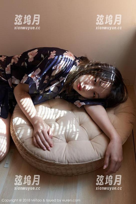 蜜桃社 - 办公室里的那些事——萌美Moemi最新图包，让你捧腹不已！