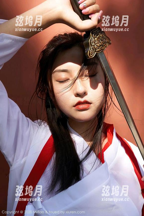 蜜桃社 - 裸足而行，顾乔楠的美图不需要其他！