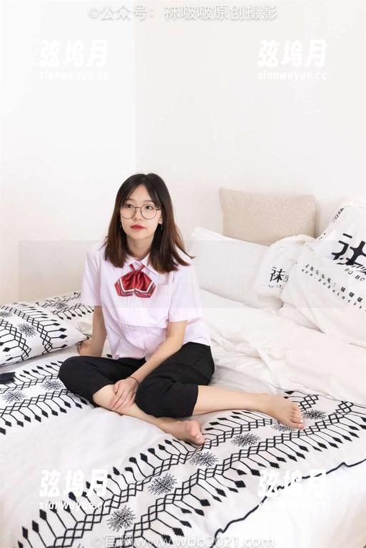 袜啵啵-小甜豆 袜啵啵 - 深灰丝的逆袭!小甜豆的图片要不要给我一份原图的爆料啊?