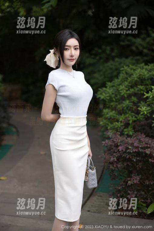 语画界 - 徐莉芝Booty的丝袜更新，图片里的每个细节都让我想入非非