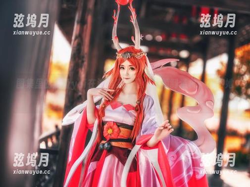 图集里的金鱼yui在海边完全是个麻烦制造机，想问她怎么做到的…