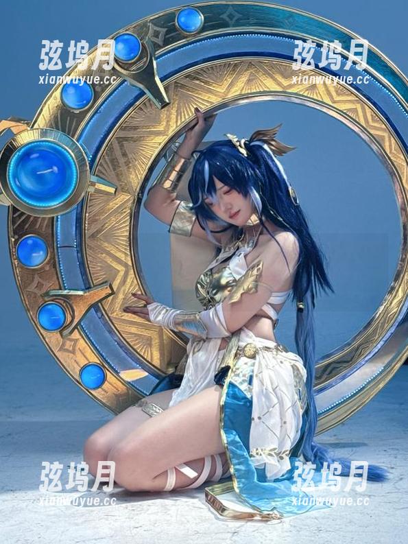 随意逛逛阿薰kaOri的办公室，免费套图让人暂时忘记烦恼。