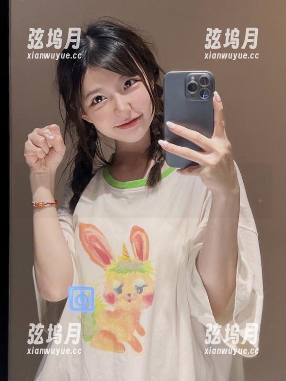 微密圈 - 陈妮妮UNI的白色作品，像极了为了省电的洗衣机白胳膊。