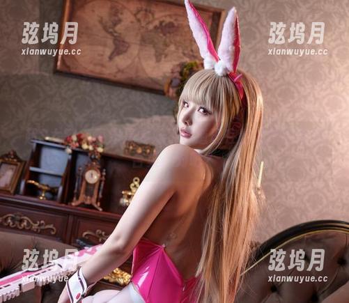 超S女警？更像是雯妹不讲道理在炫耀她的私拍合集，对吧？