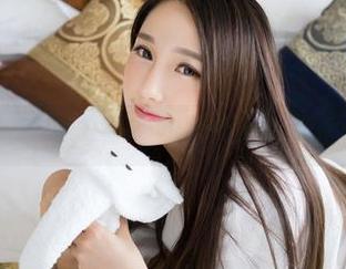 青豆客 – 在这里，看王婉悠Queen的作品，校服中埋藏的趣味