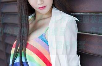 魅妍社 – “安沛蕾：工作与美丽永远不分家，办公室也能精彩纷呈”——作品中她的洒脱让人忍俊不禁