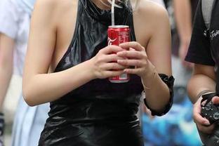 福利到啦！魔镜街拍的散落时光，记得先系好安全带！