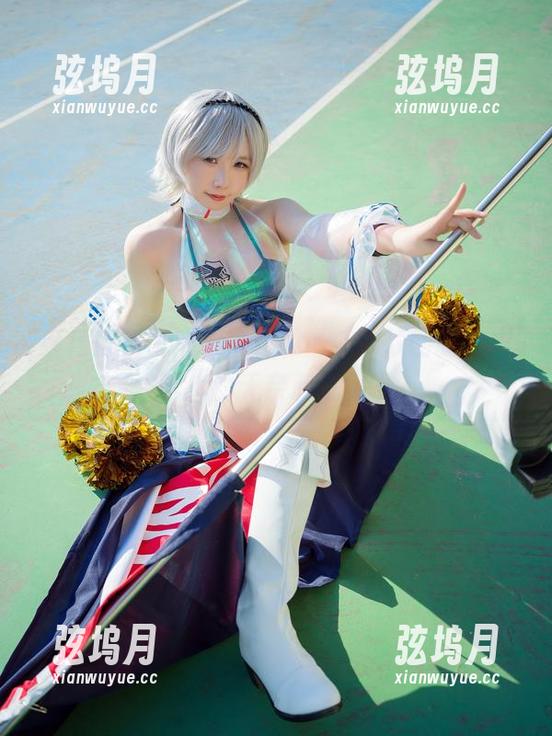 麻花麻花酱虐心黑丝cos，一秒回到学生时代的无奈和期待。