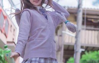 悄悄更新:黑川婚纱套图,看她搂那裙摆的样子…哈哈,实在是微妙。
