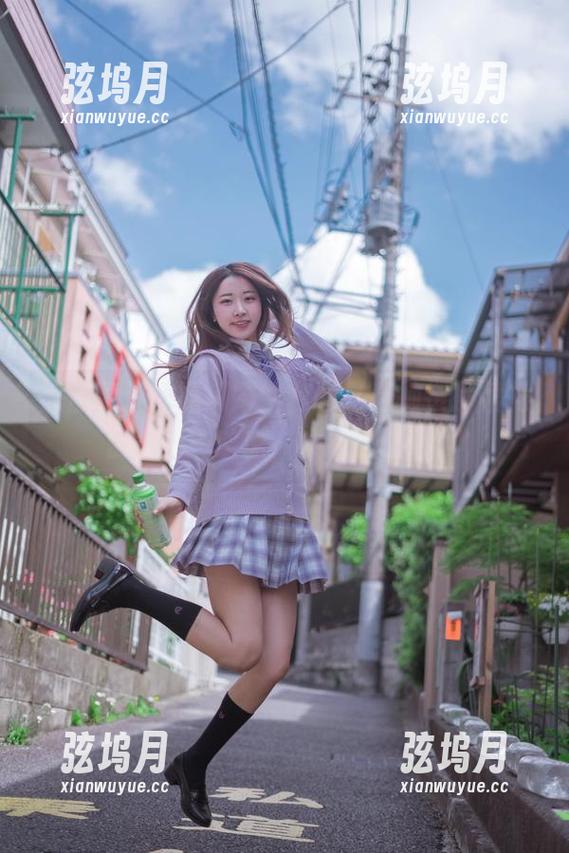 悄悄更新：黑川婚纱套图，看她搂那裙摆的样子…哈哈，实在是微妙。